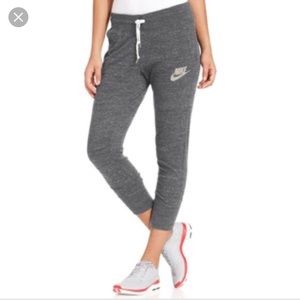 Nike crop jogging pants